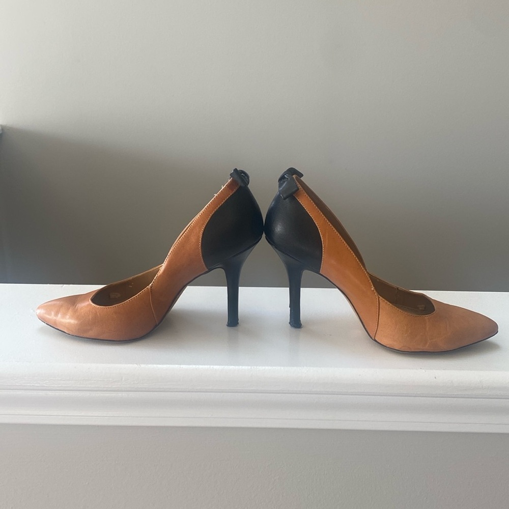 Jessica Simpson pumps